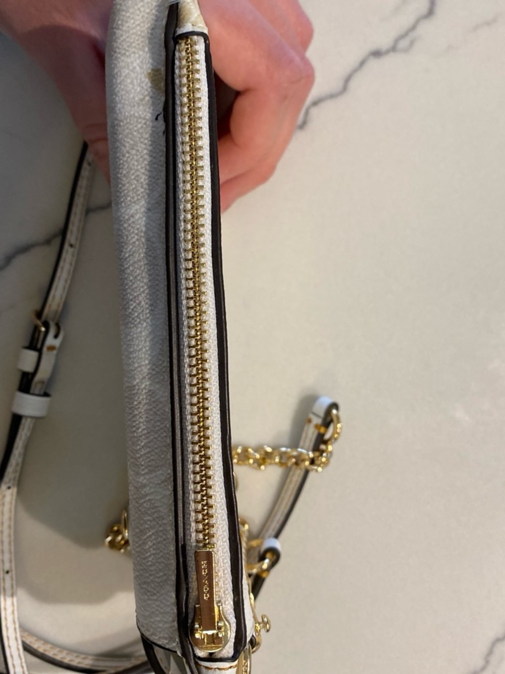 coach crossbody phone pouch - Picture 3 of 6